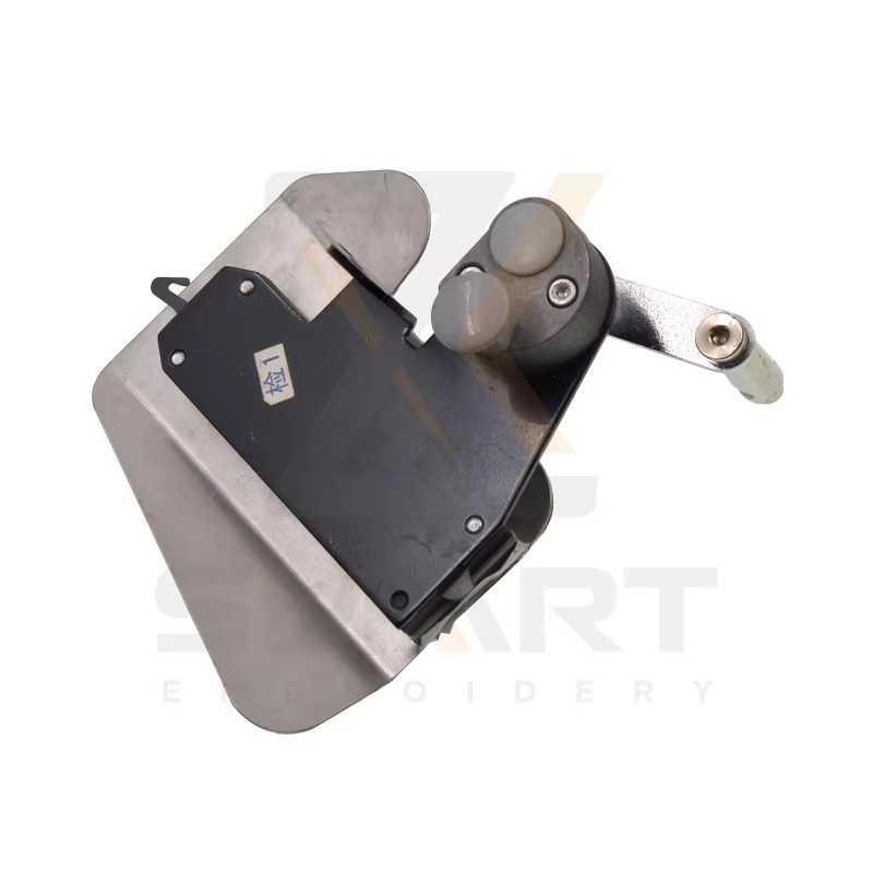 Wiper Hook Upper Thread Ass'y pour machine d'embrouillage chinoise C0101CN06